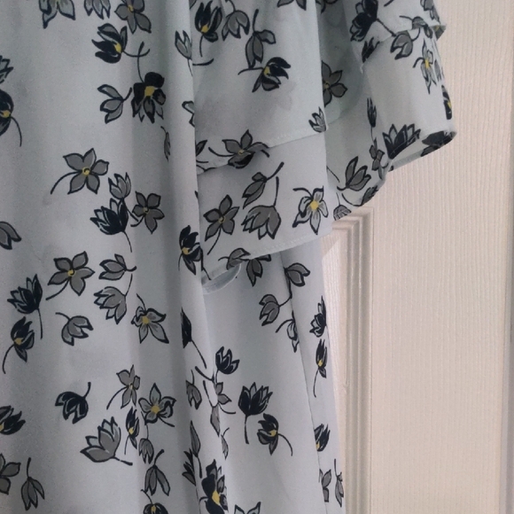 EUC✨ LOFT light blue/aqua women's XL Fleur Tiered Sleeve Top short sleeve blouse - Picture 6 of 17